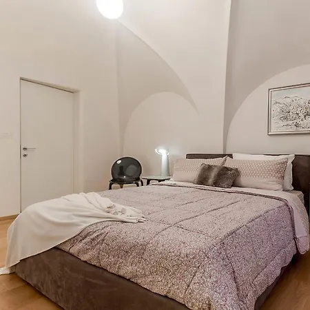 Flatinbo - Santo Stefano Bolonha